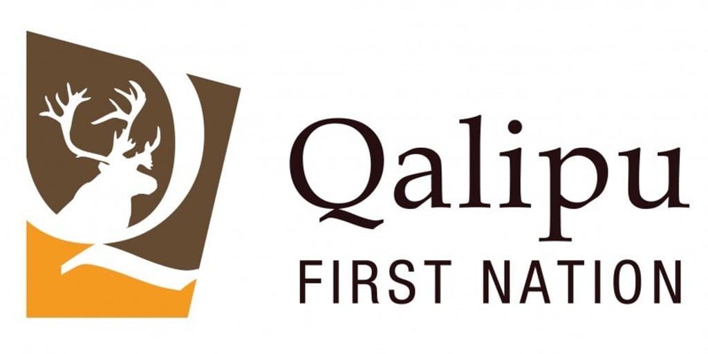 Le logo de la Première Nation Qalipu présente la silhouette stylisée d'un caribou.